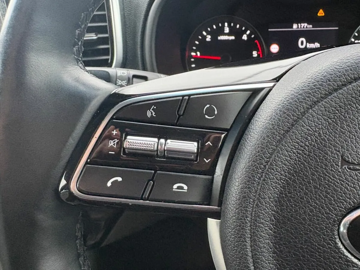 Kia Sportage K3 5DR, Touch Screen Infotainment Sys - Image 3