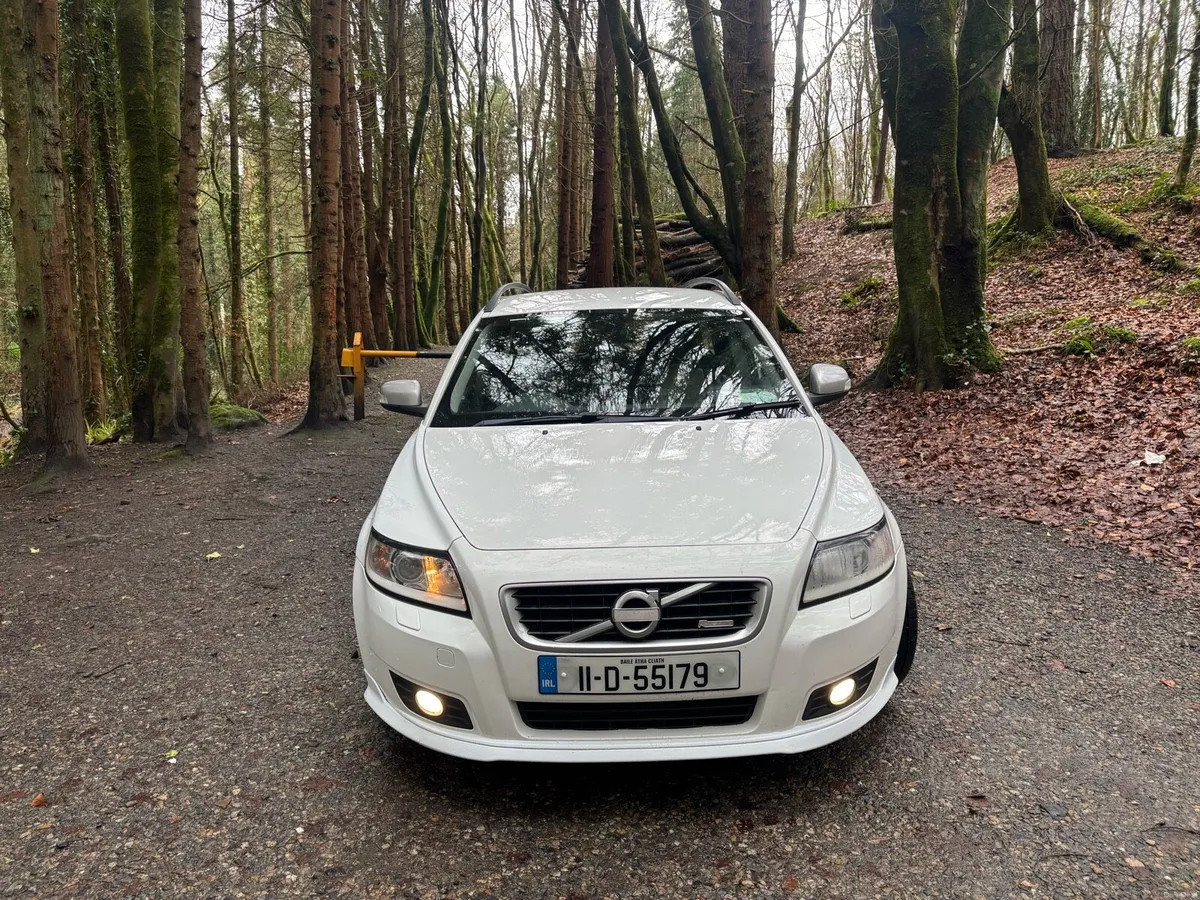 2011 Volvo V50 R design 1.6 Diesel 115PS - Image 2