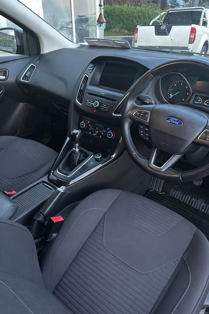 Ford Focus Titanium 1.5 - Image 2