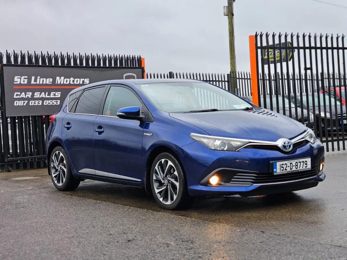 Toyota Auris 1.8 Hybrid SOL - Image 2