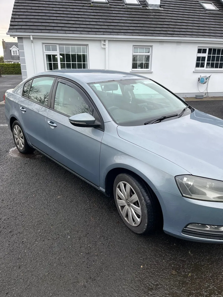 Volkswagen Passat 2012 - Image 3