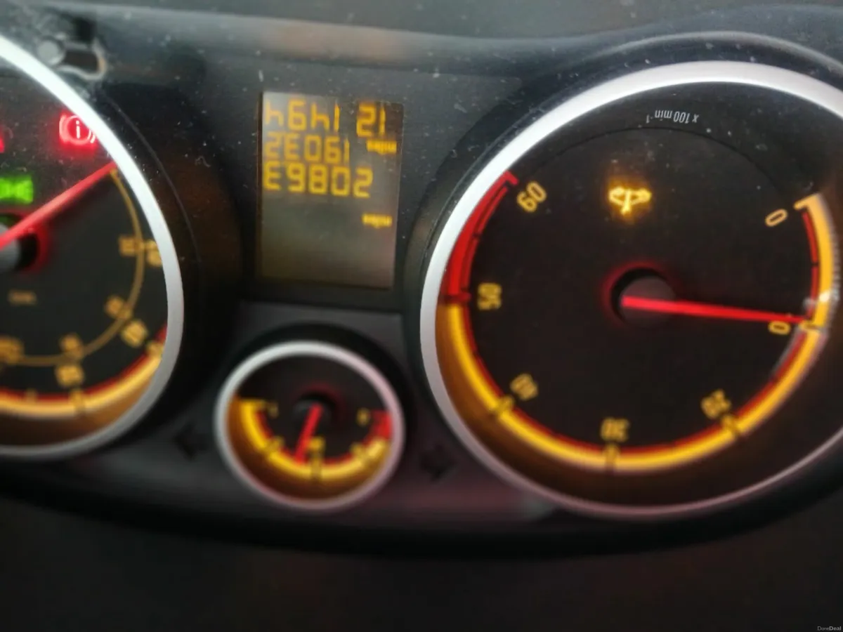 Vauxhall Corsa 2013 - Image 2