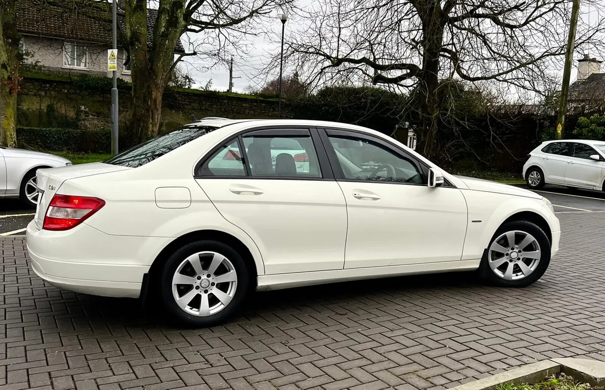Mercedes-Benz C200 2.1 Diesel new nct 9/26 tax - Image 4