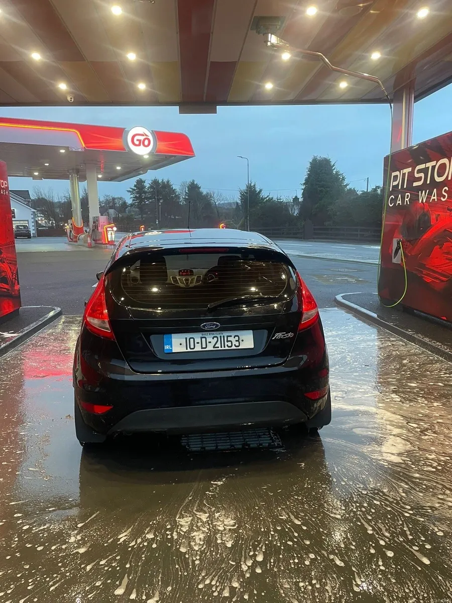 2010 Ford fiesta - Image 3