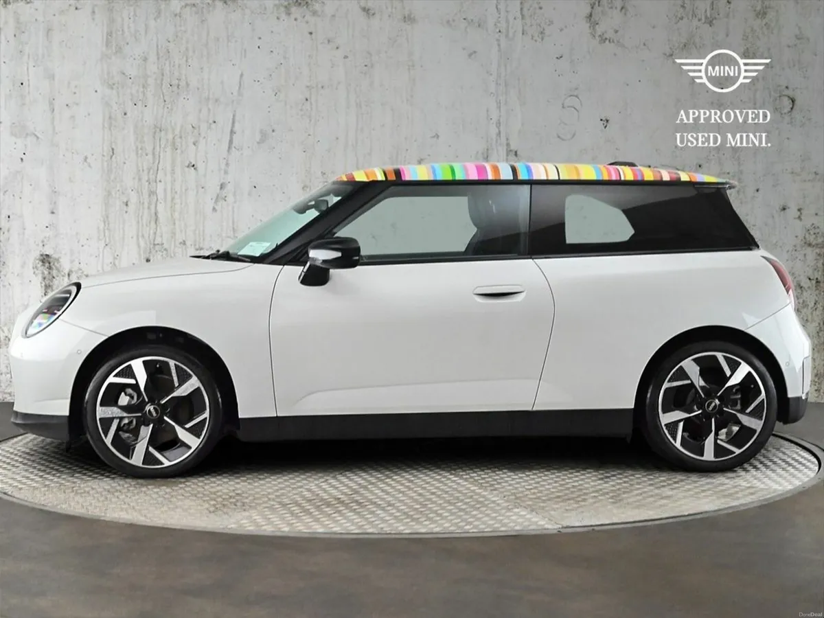 Mini Cooper Cooper SE - Image 4