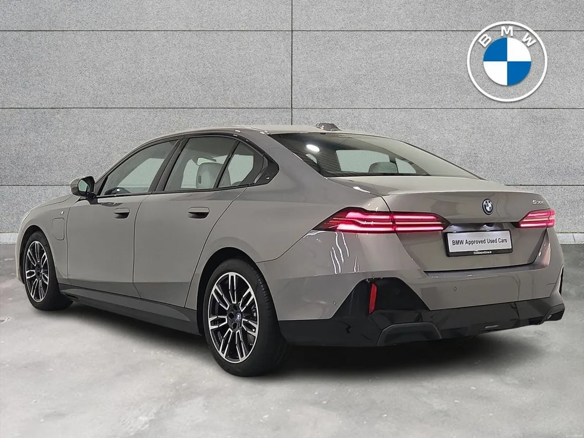 BMW 5-Series 530e M Sport Saloon - Image 3