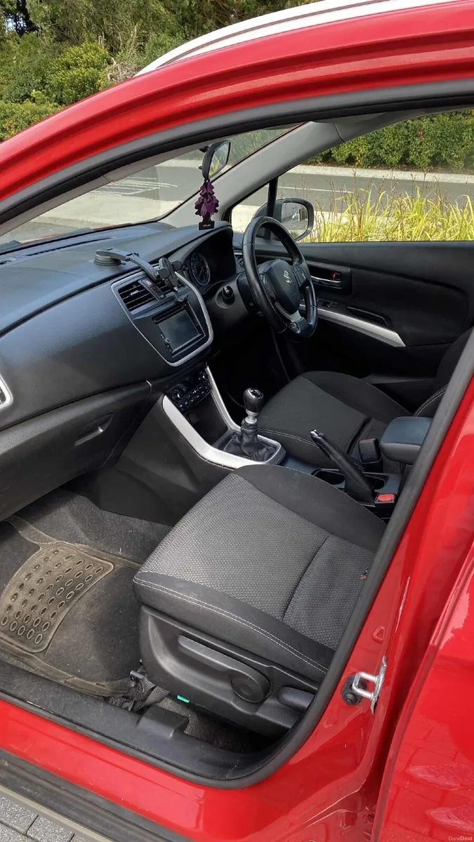 Suzuki SX4 S-Cross 2014 - Image 4