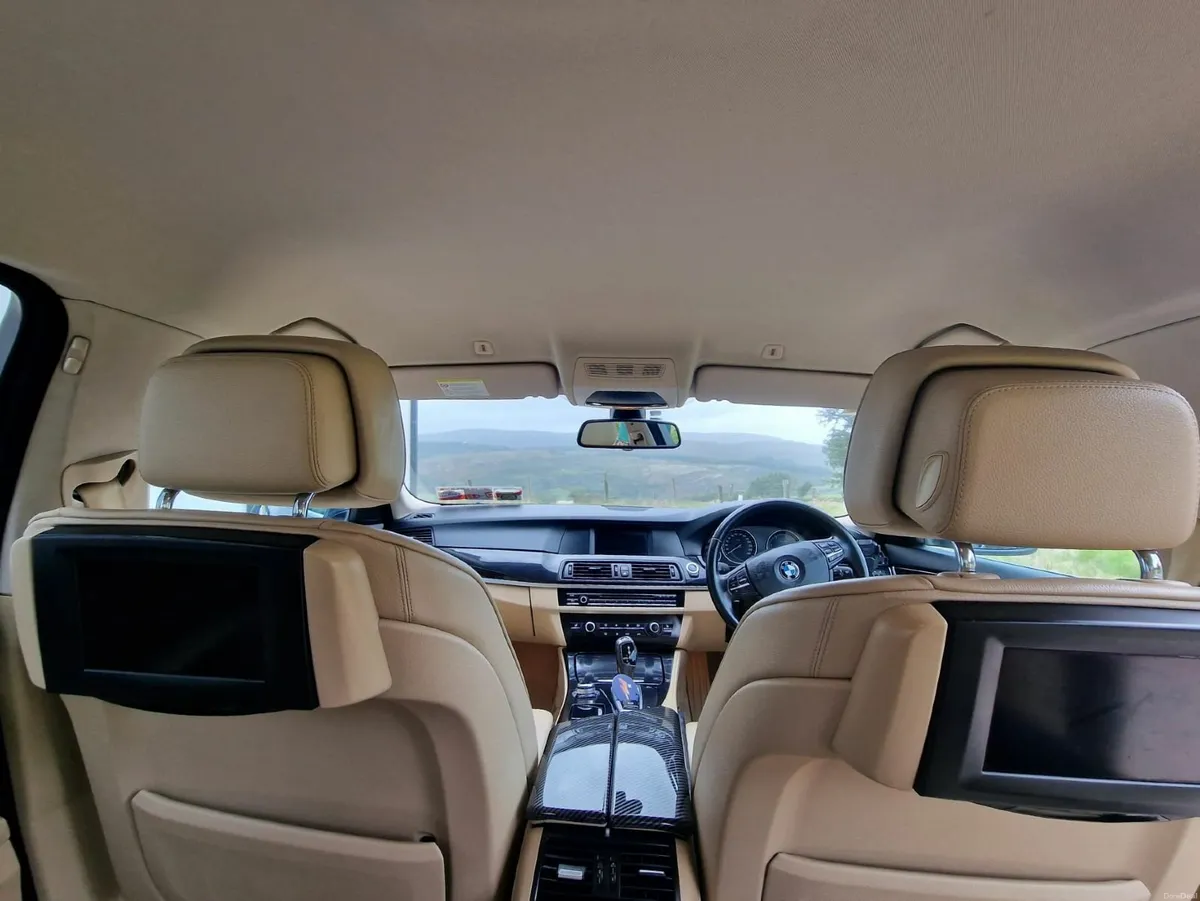 BMW 5-Series 2011 - Image 4