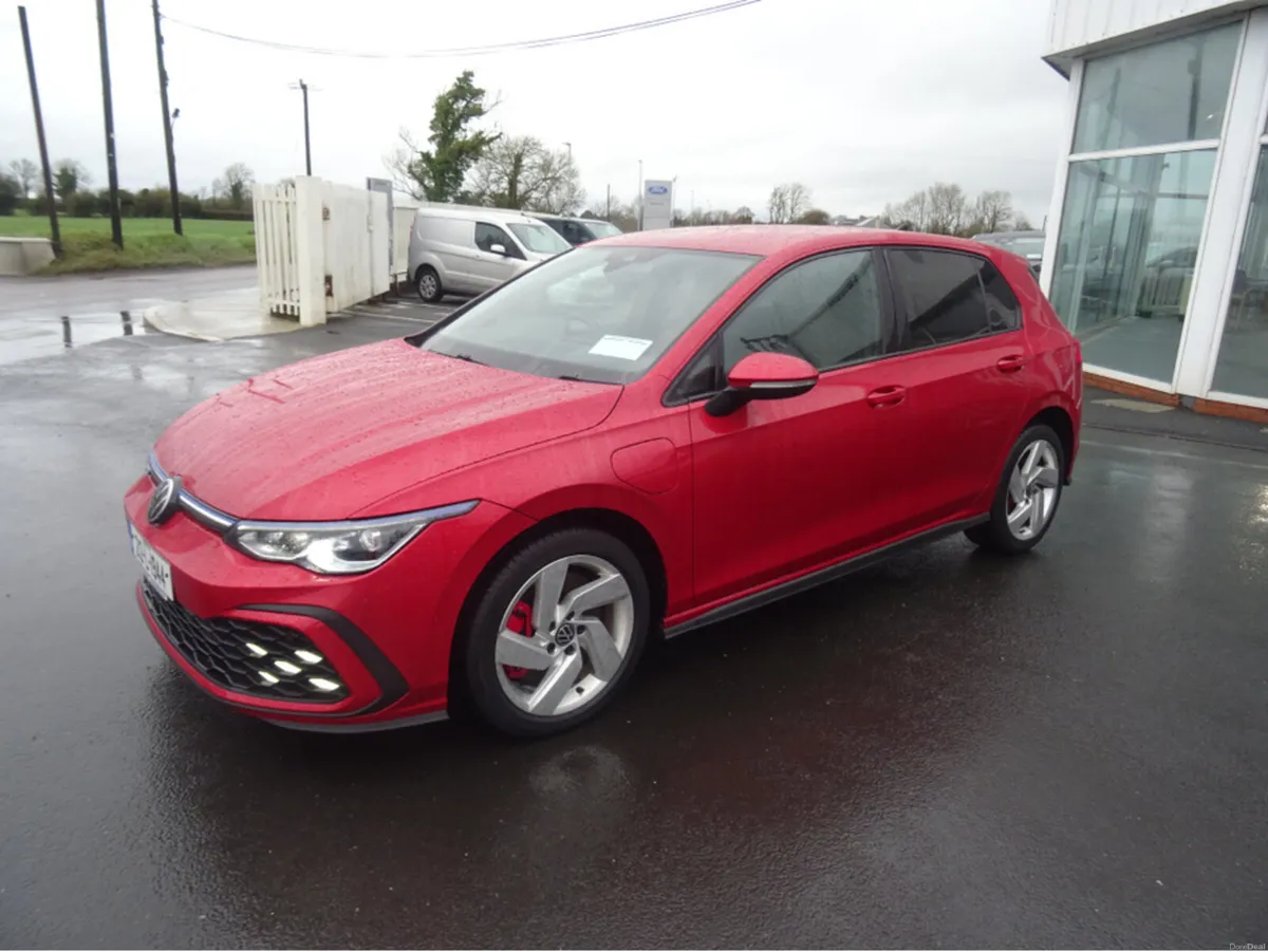 Volkswagen Golf 1.4 TSI GTE 245PS 5DR AUTO - Image 4