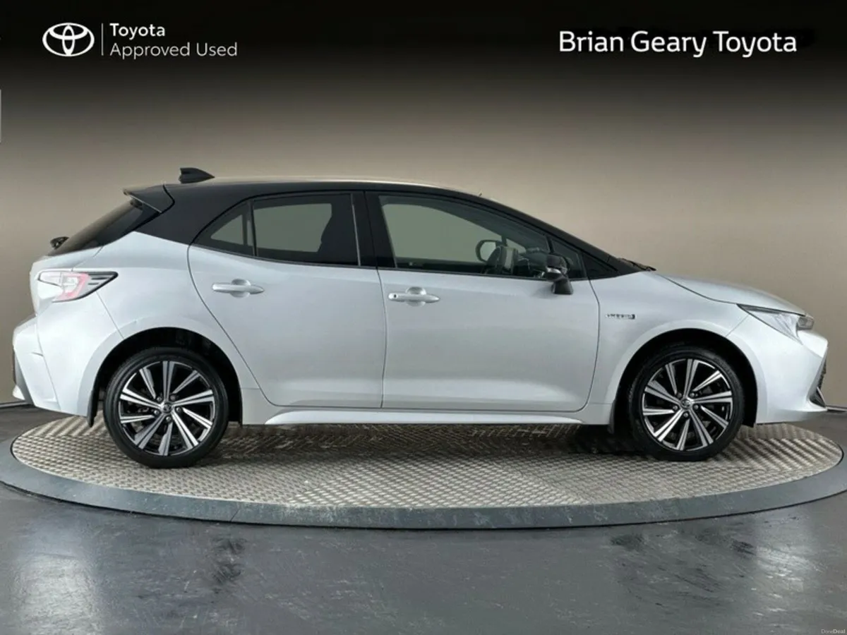 Toyota Corolla HYBRID LUNA SPORT H/B - Image 3