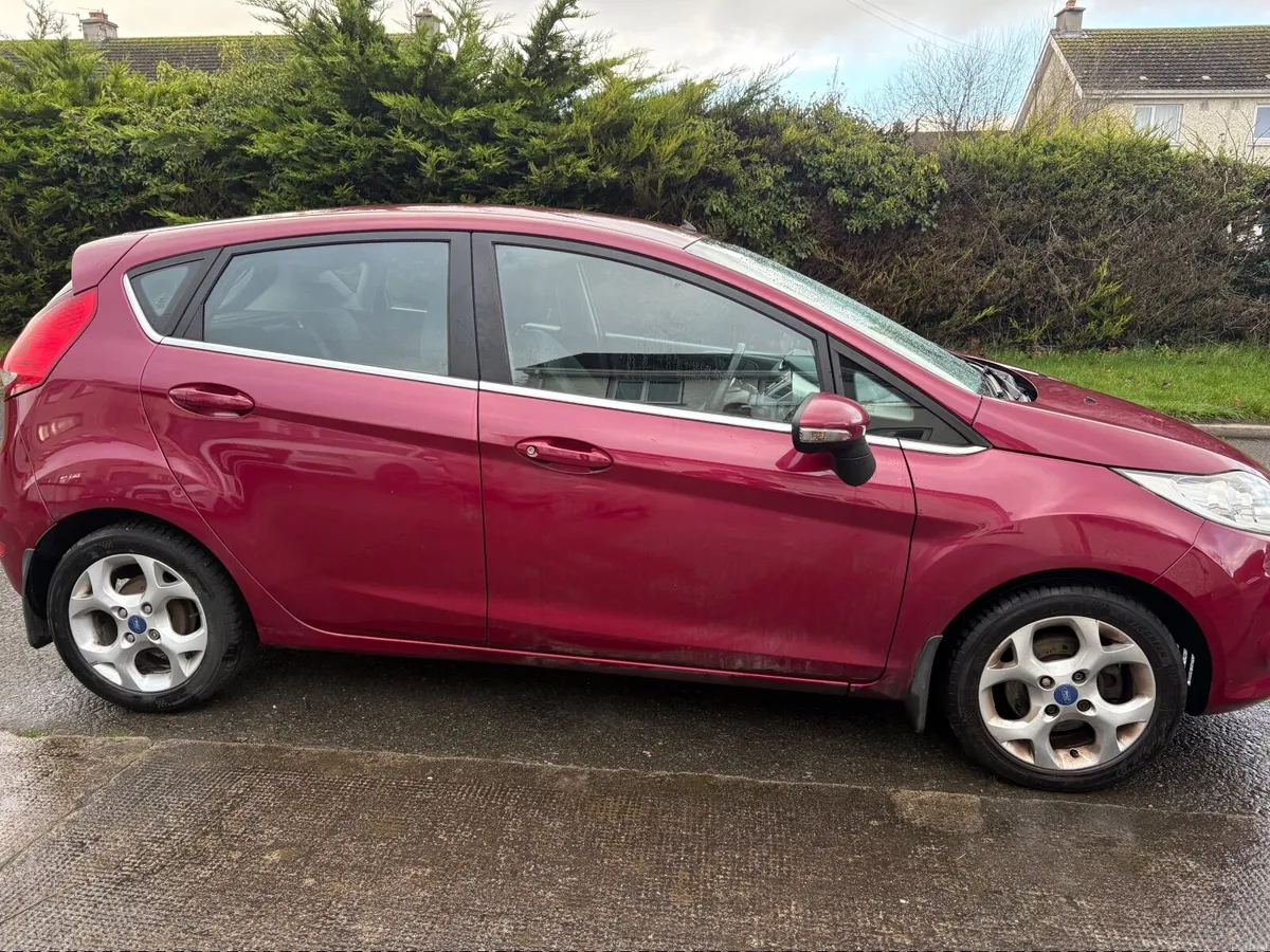 Ford Fiesta 2011 - Image 1