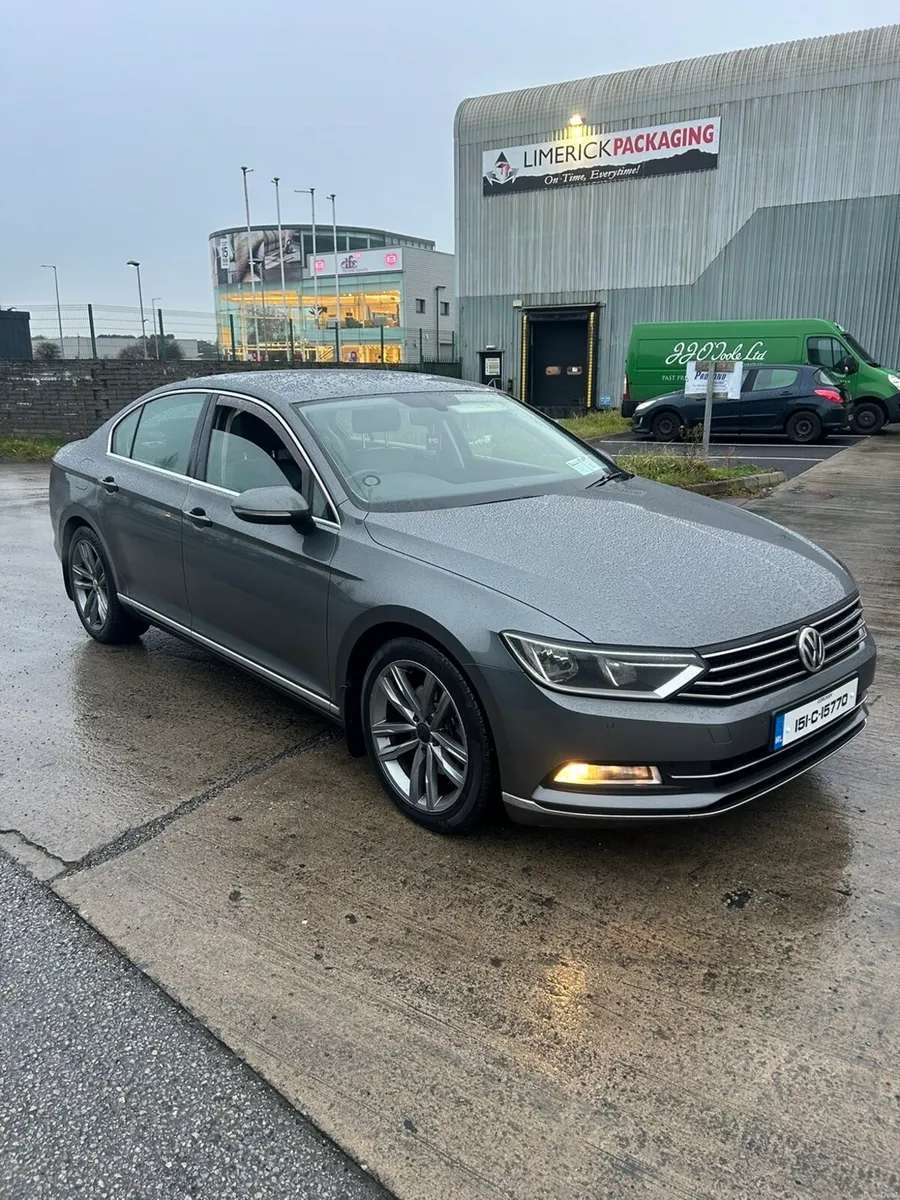 Volkswagen Passat - Image 1