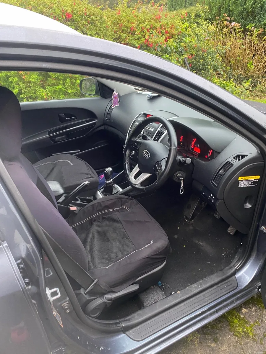 Kia Ceed 2011 - Image 2