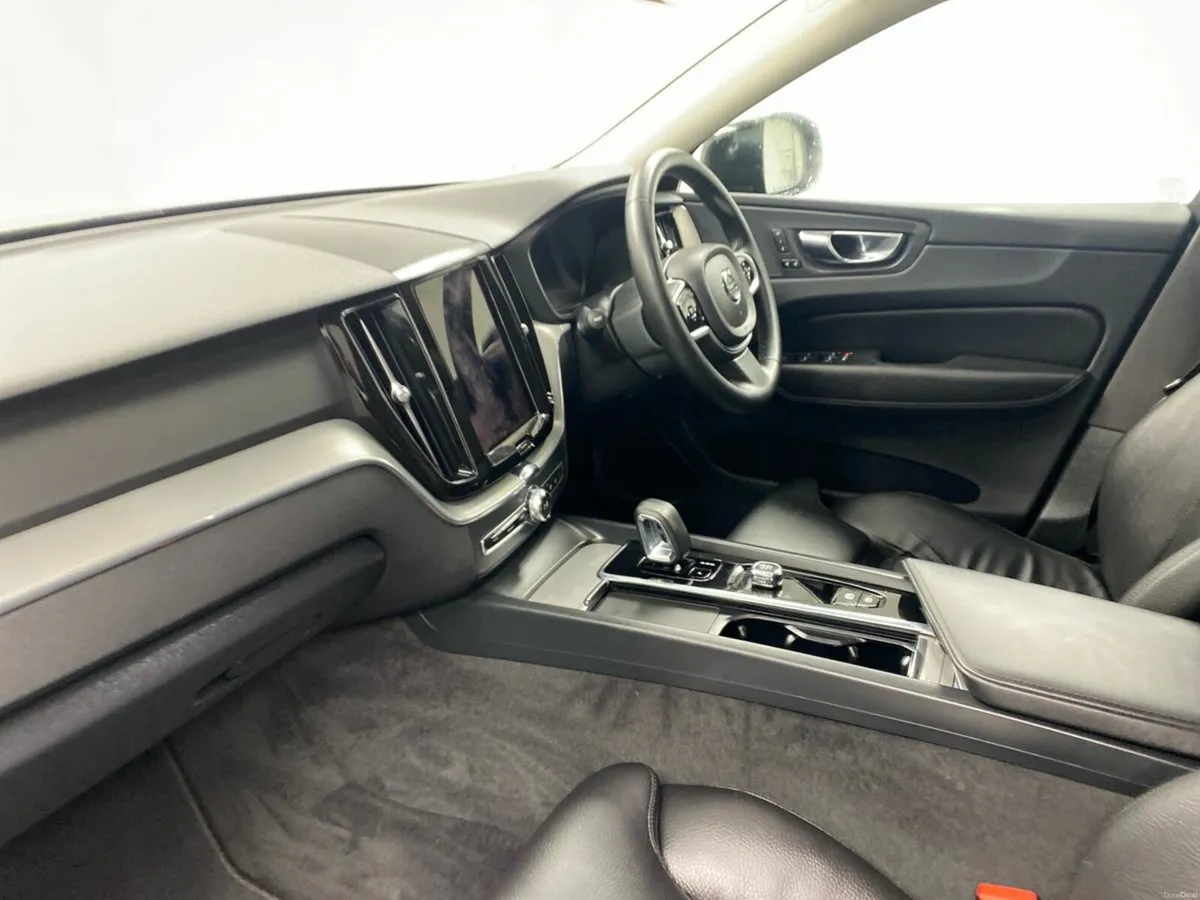 Volvo XC60 2 YEAR SELEKT WARRANTY B4 diesel MHEV P - Image 4