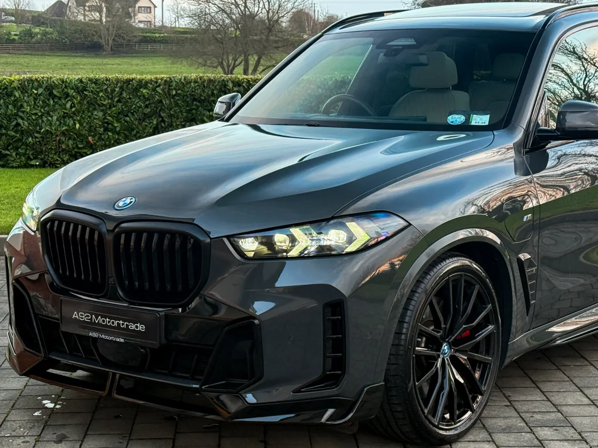 2024 BMW X5 50e M Sport Pro - Image 3