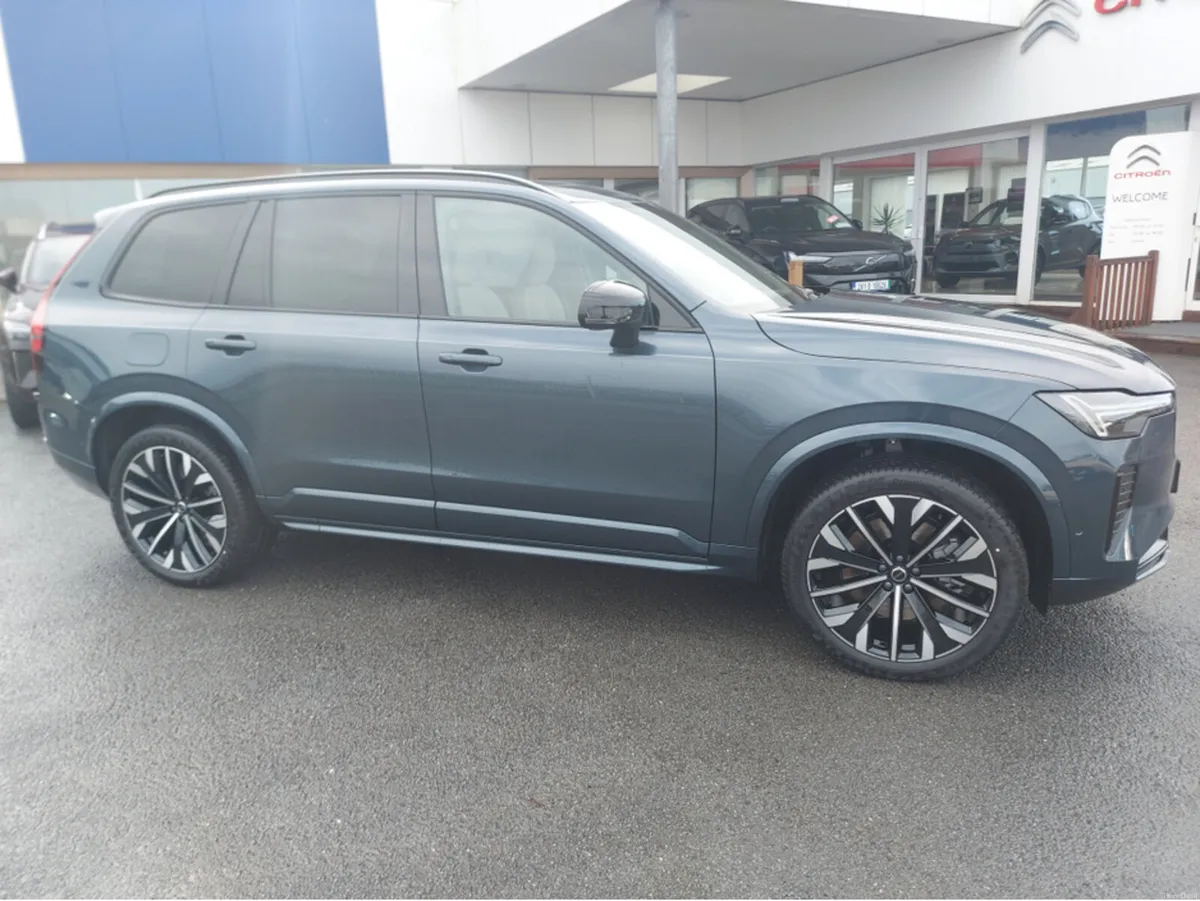Volvo XC90 T8 PHEV PLUS DARK AWD 5DR - Image 4