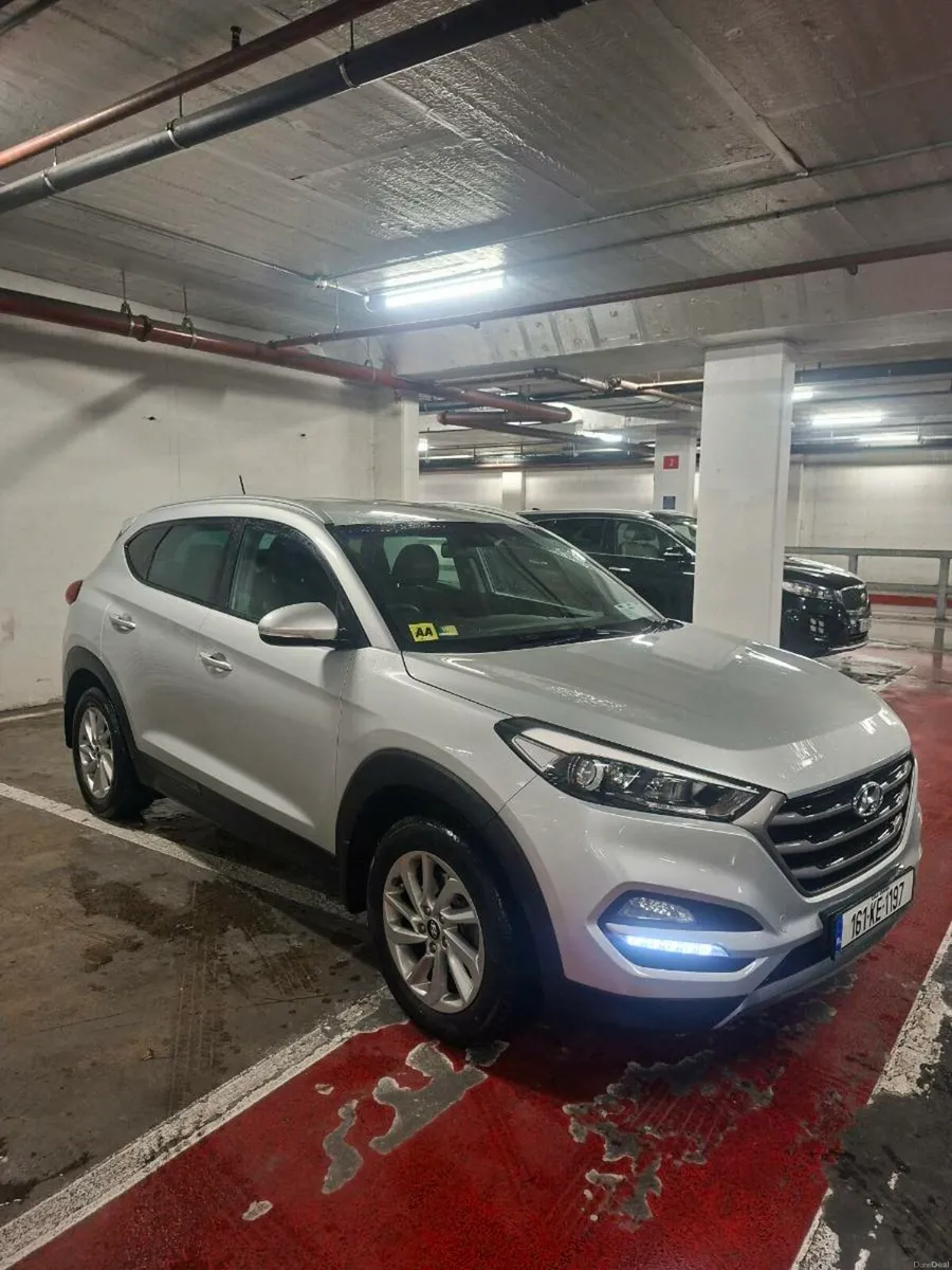 HYUNDAI TUCSON 2016 LOW KM 1 OWNER - Image 2