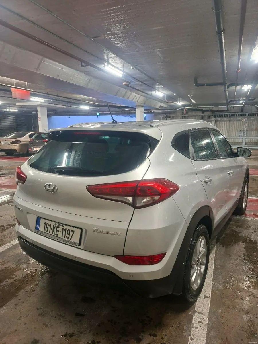 HYUNDAI TUCSON 2016 LOW KM 1 OWNER - Image 4