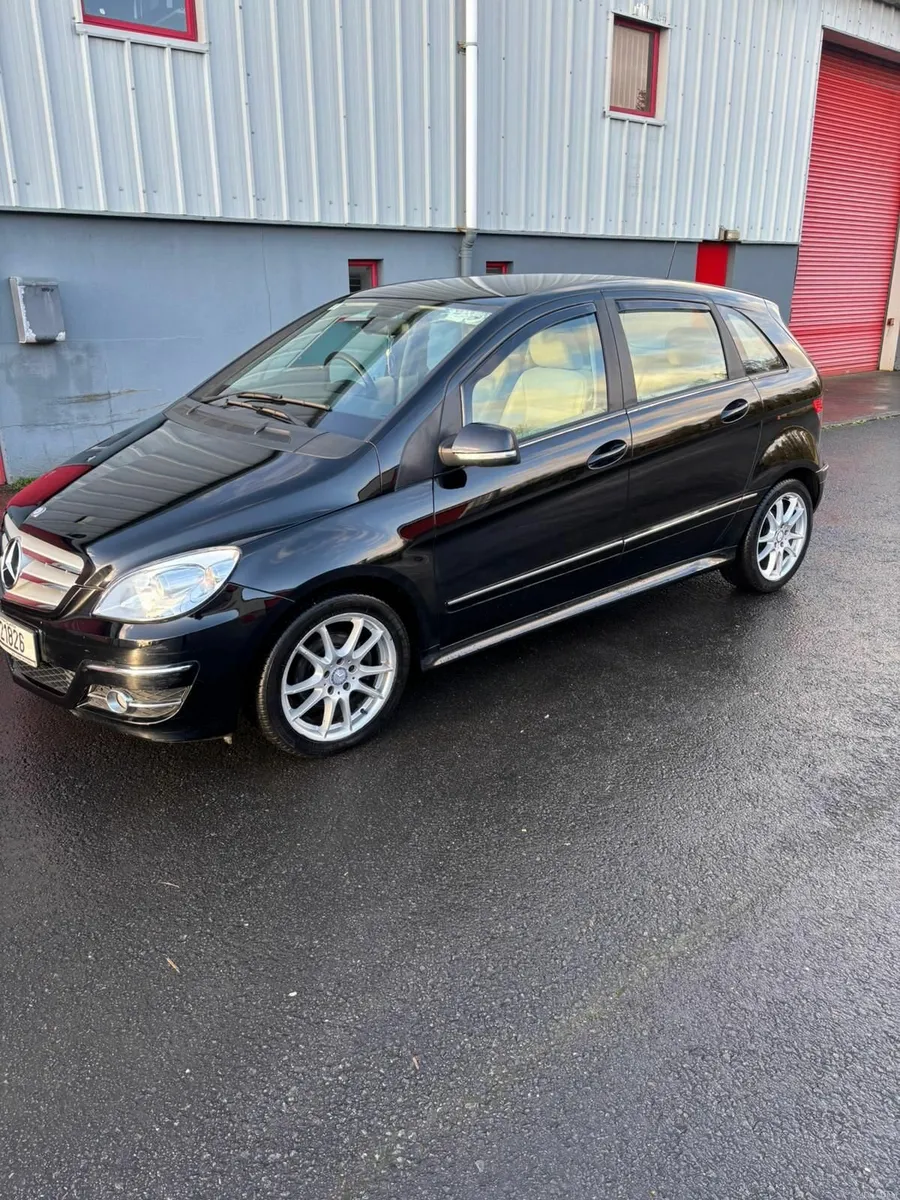 Mercedes-Benz B-Class 2011 - Image 3