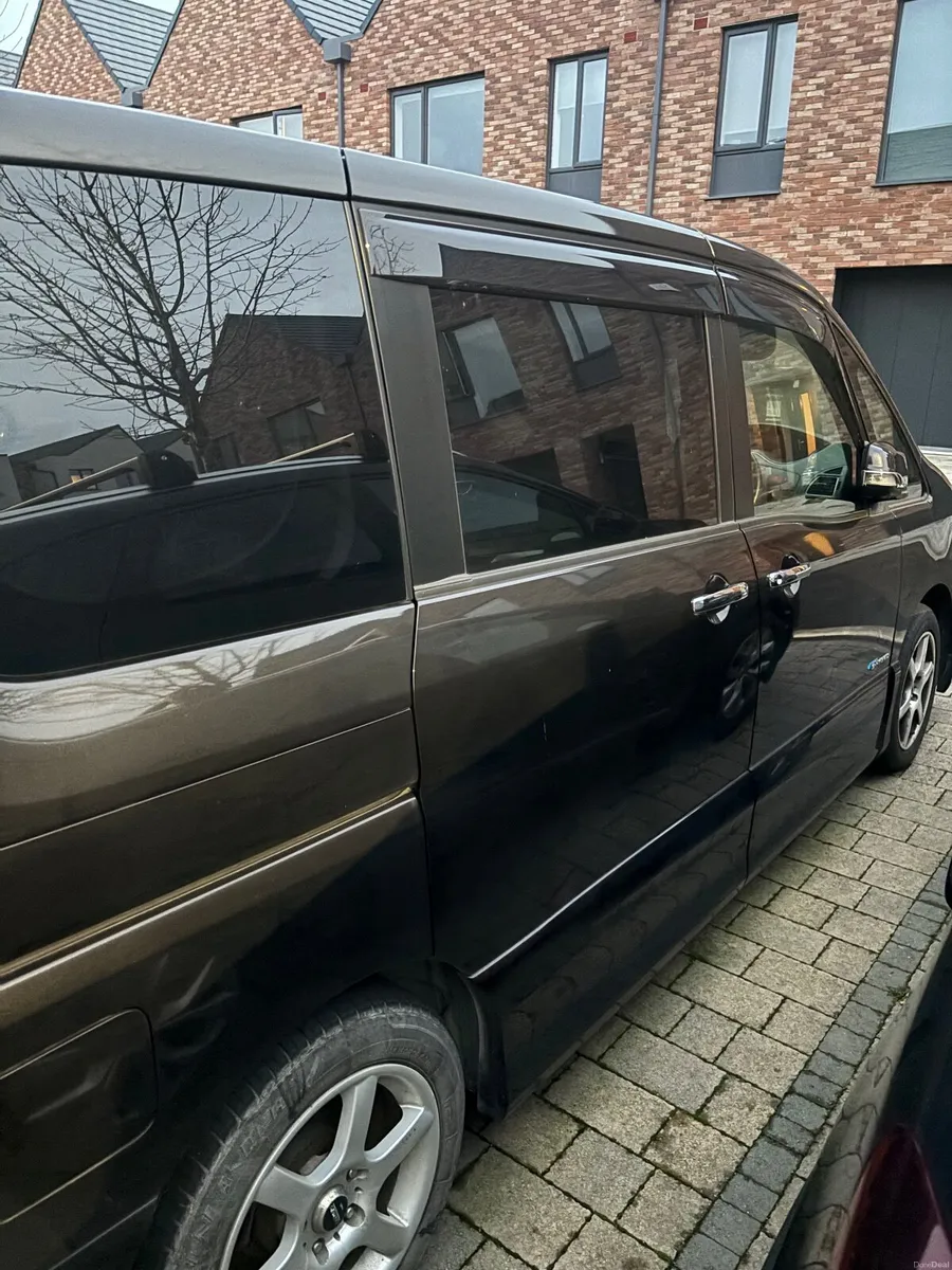 Nissan Serena 2015 - Image 1