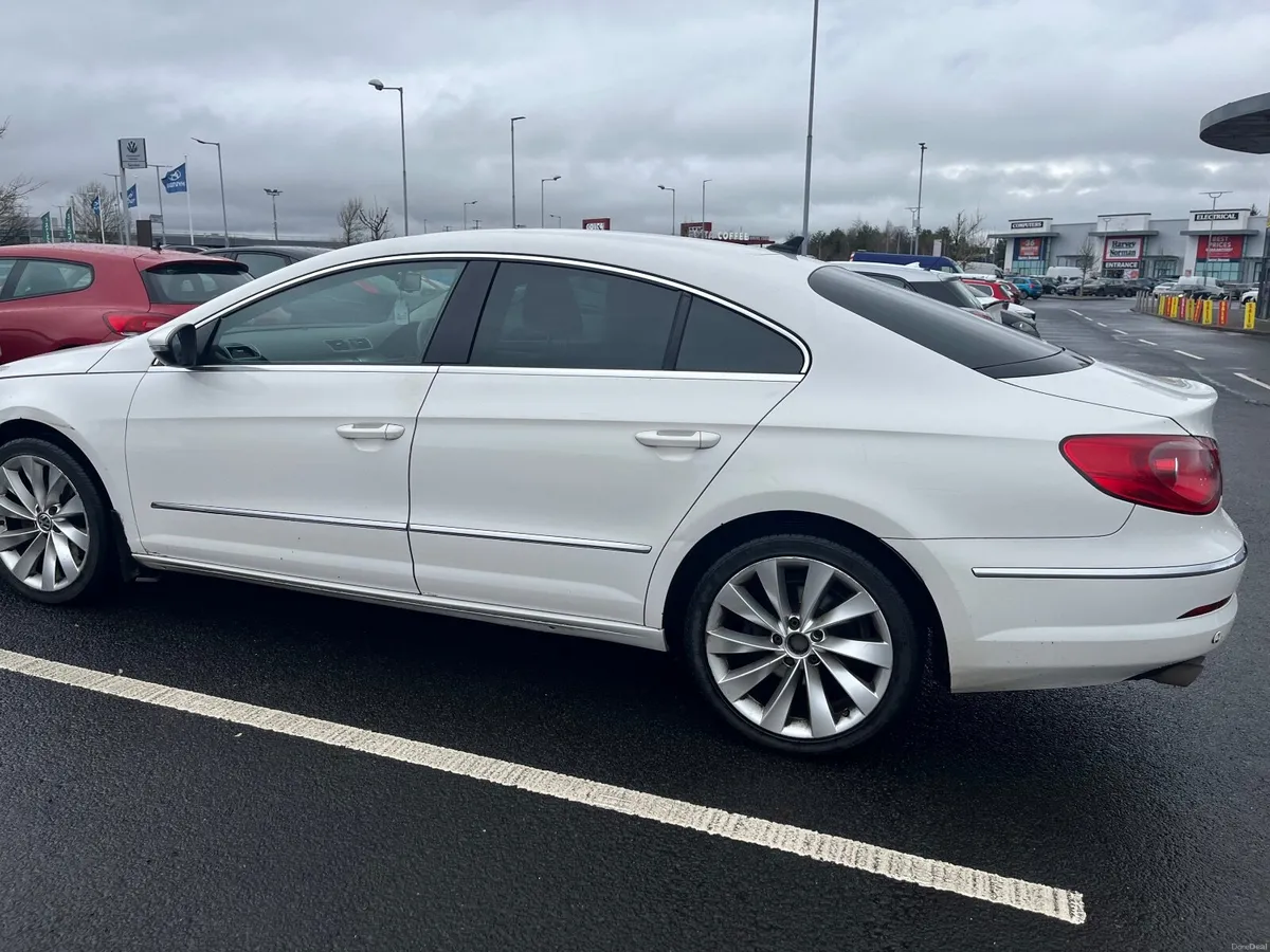 Volkswagen Passat 2011 - Image 3