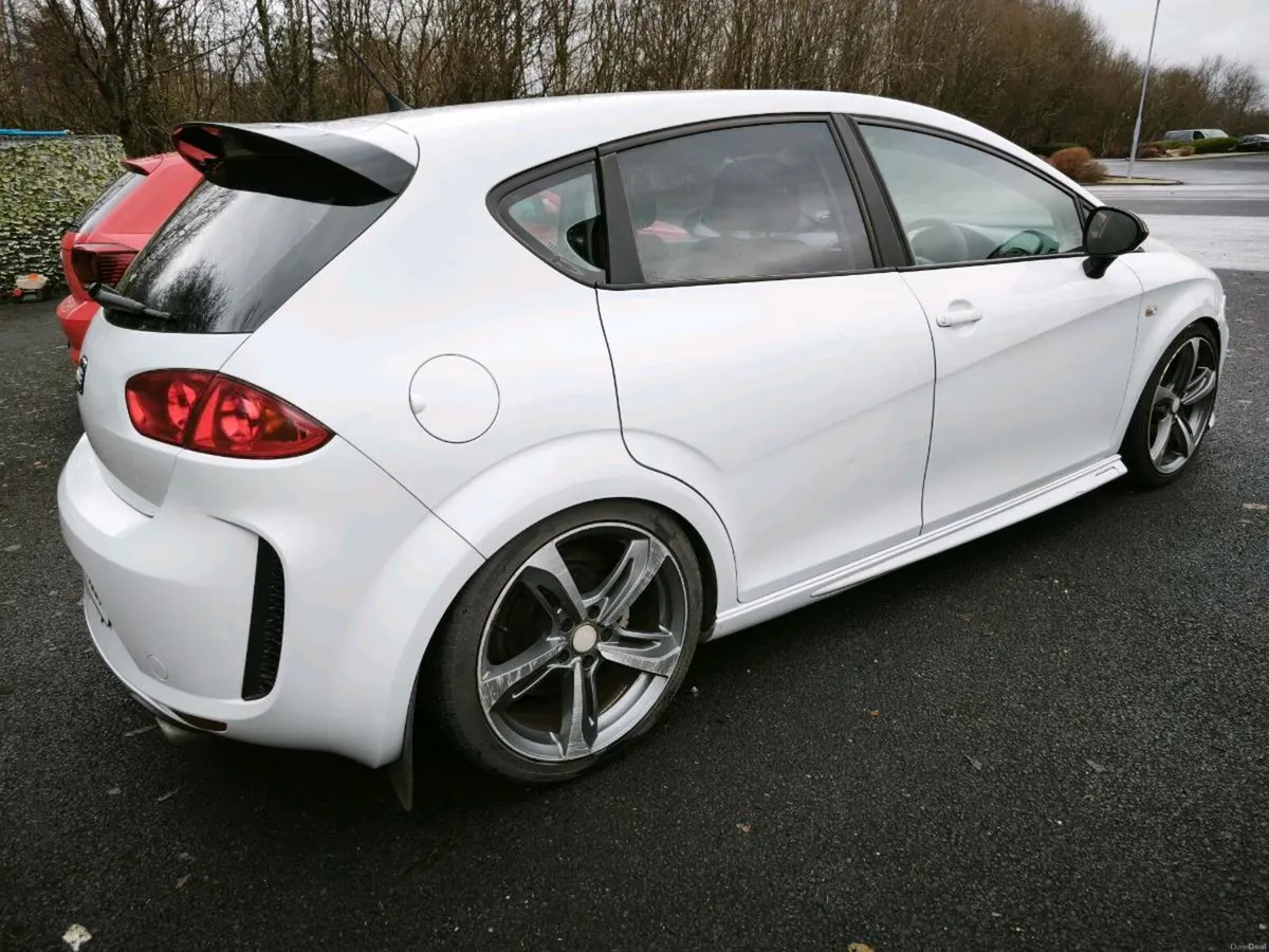 Seat Leon 2011 1.6tdi - Image 2