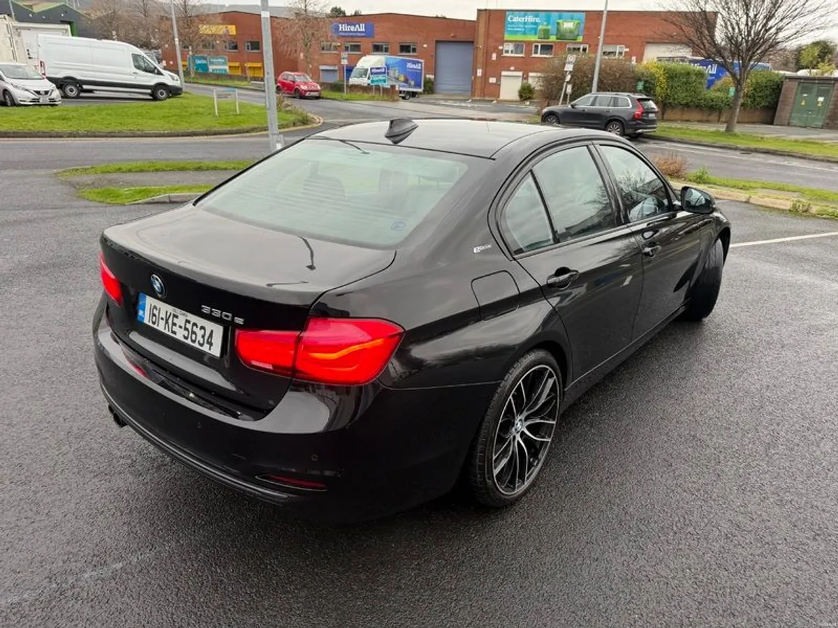 2016 BMW 3 Series - Image 2