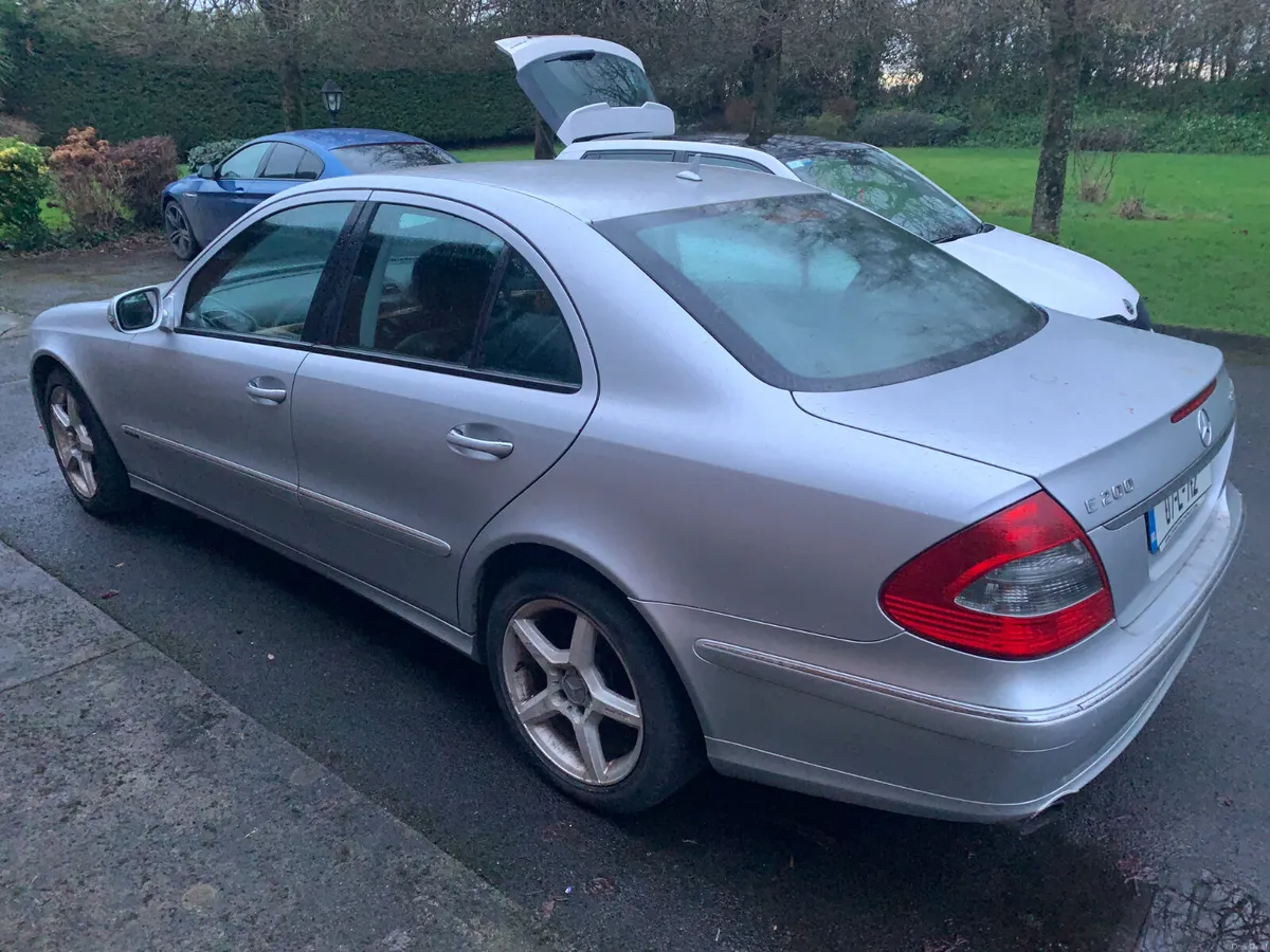 Mercedes-Benz E-Class 2007 - Image 4