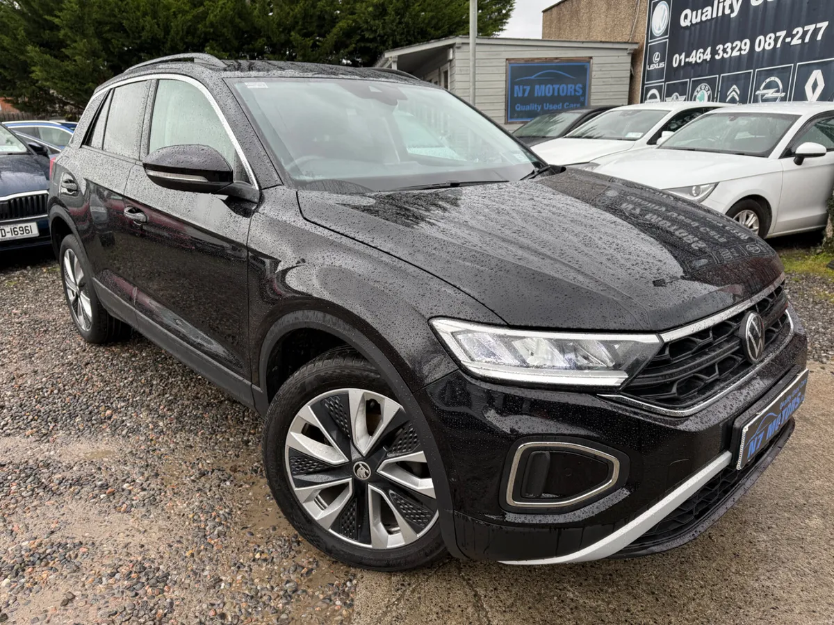 2023 Volkswagen T-Roc  2.0 LIFE - Image 1