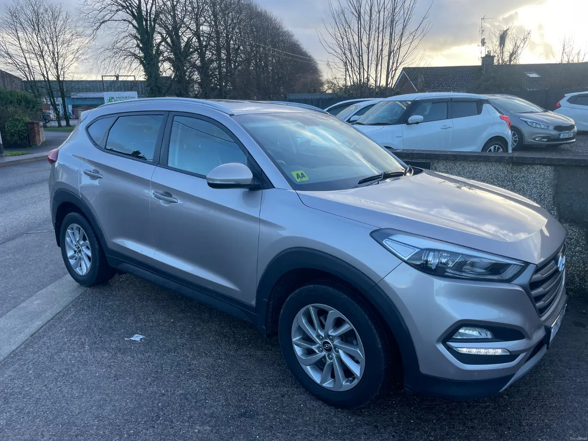 Hyundai Tucson Executive 1 owner - Image 1