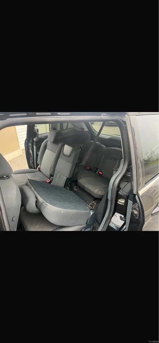 Black ford cmax titanium 7 seater - Image 2