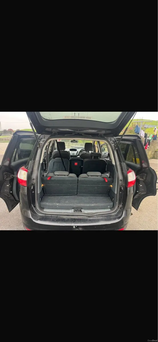 Black ford cmax titanium 7 seater - Image 3