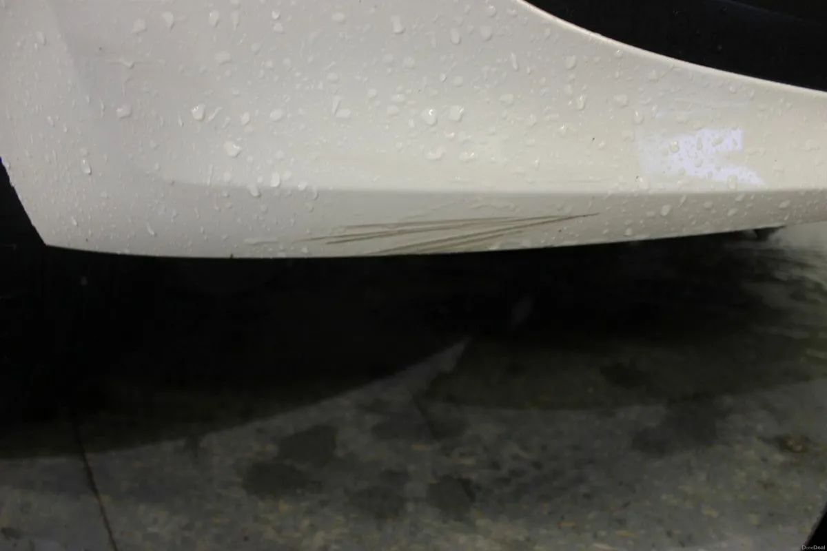 Volkswagen Polo 1.2 TSI 5DR 90HP Comfortline DSG - - Image 3