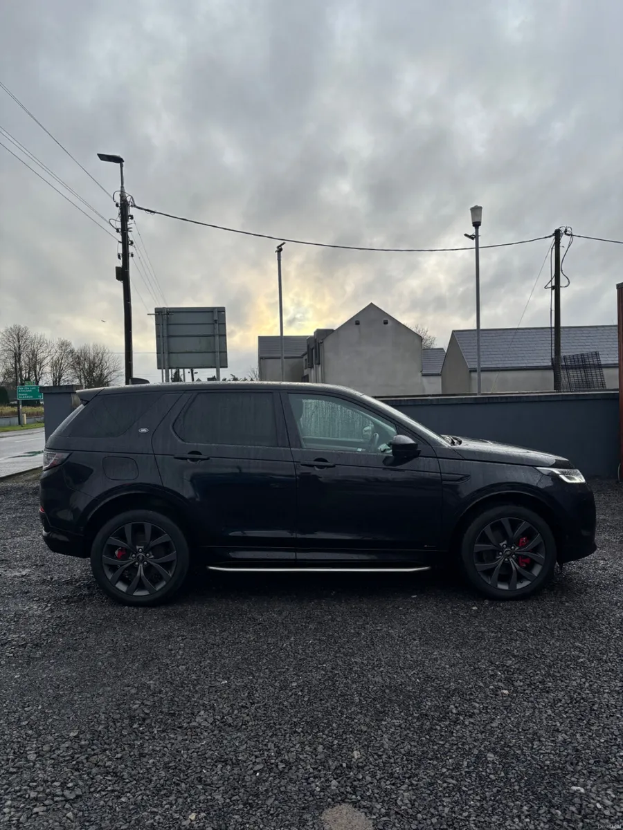 Land Rover Discovery 2022 - Image 3