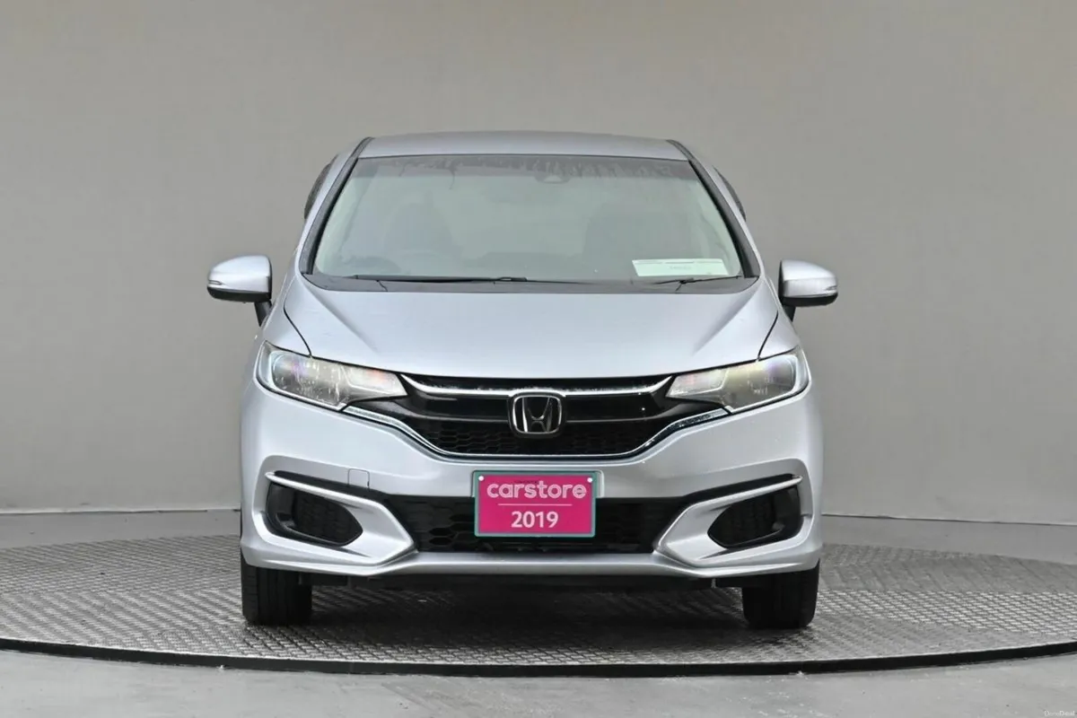 Honda Fit 1.5 HYBRID AUTO **9"ANDROID CAR PLAYER** - Image 2