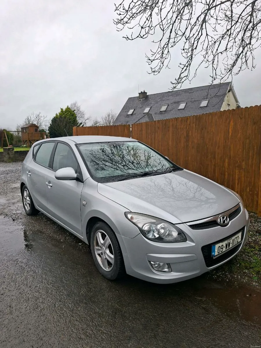 HYUNDAI I30 2009 LOW MILES 1.6 DIESEL - Image 1