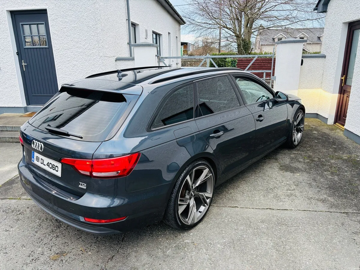 181 AUDI A4 ESTATE SPORT 2.0 DIESEL - Image 2