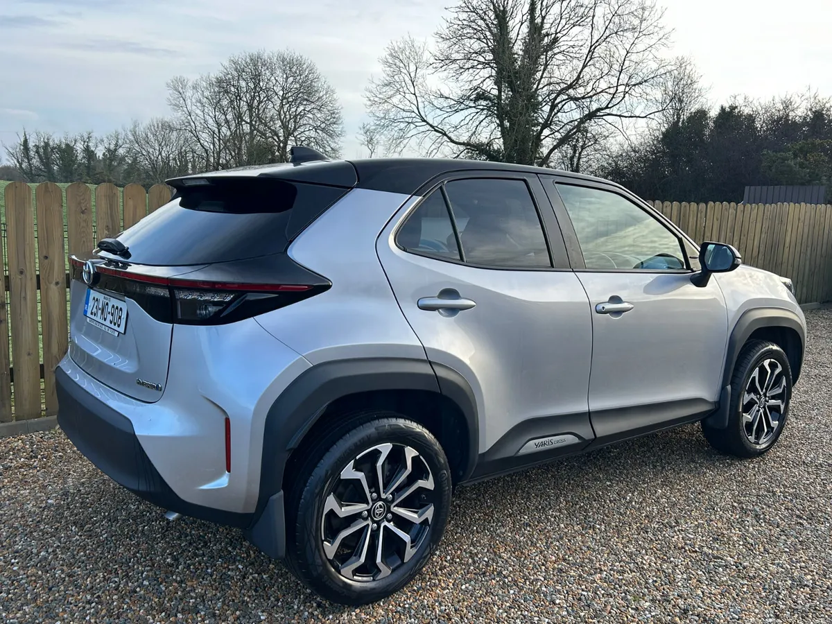 2023 Toyota Yaris Cross Luna Sport - Image 3