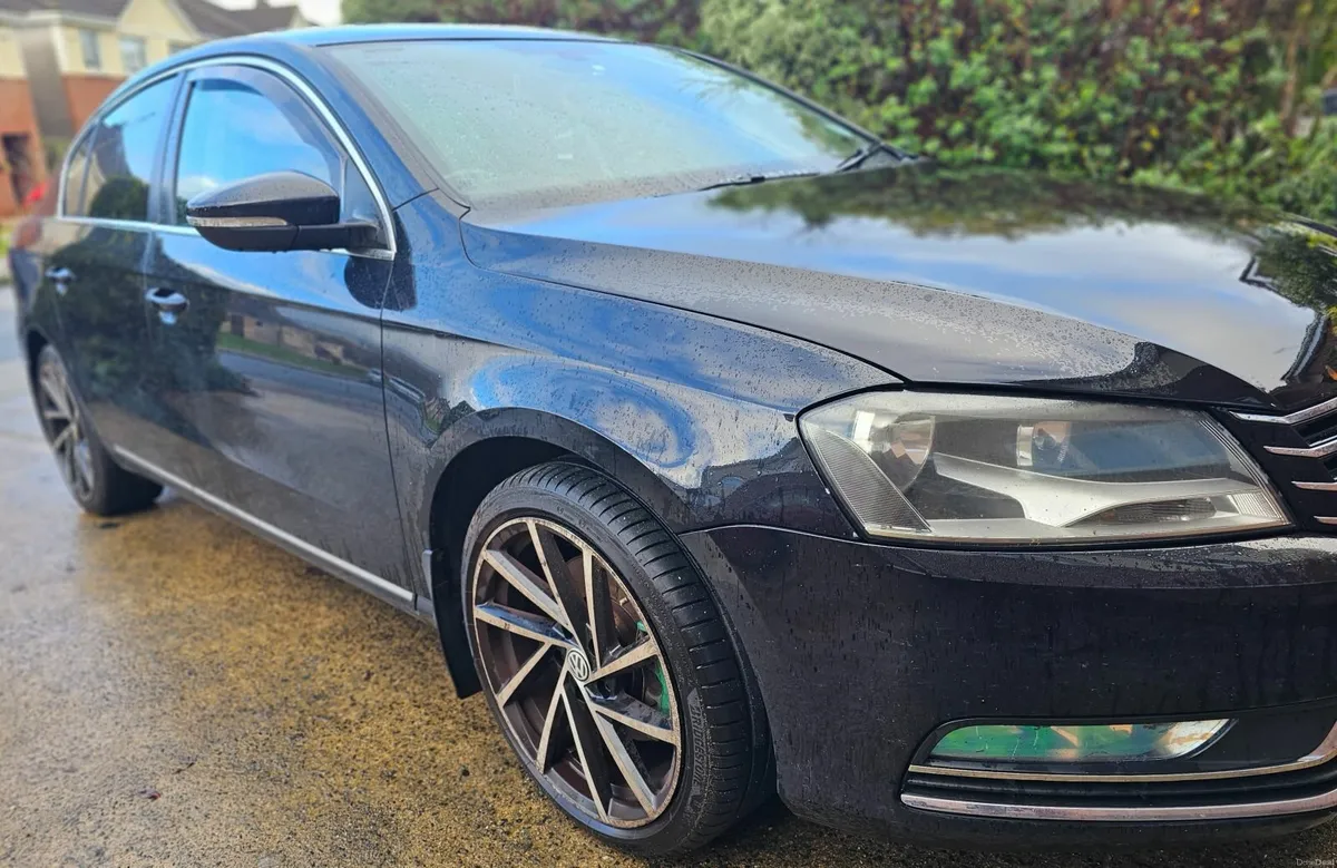 Volkswagen Passat 2011 - Image 3