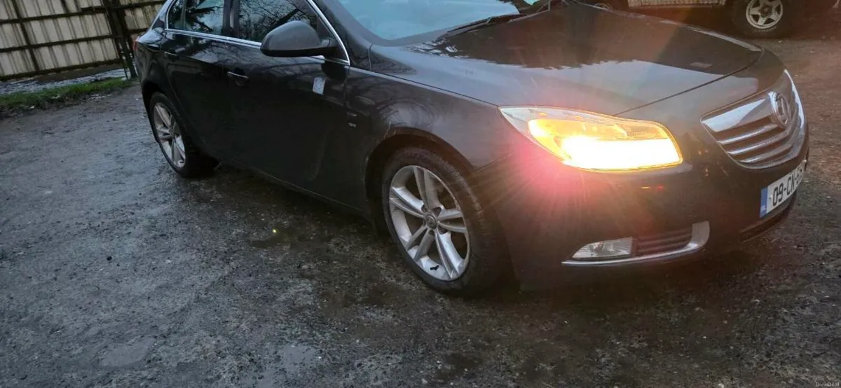 2009 Vauxhall Insignia - Image 1