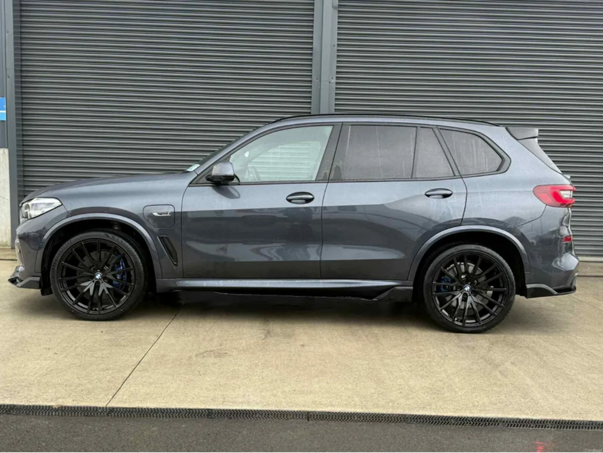 BMW X5 XDRIVE45E M SPORT AUTO - Image 4