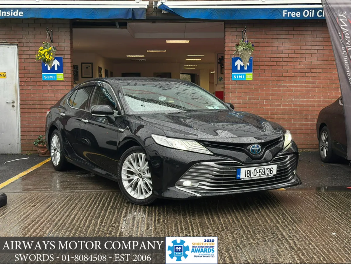 Toyota Camry 2.5 HYBRID 5DR - Image 1
