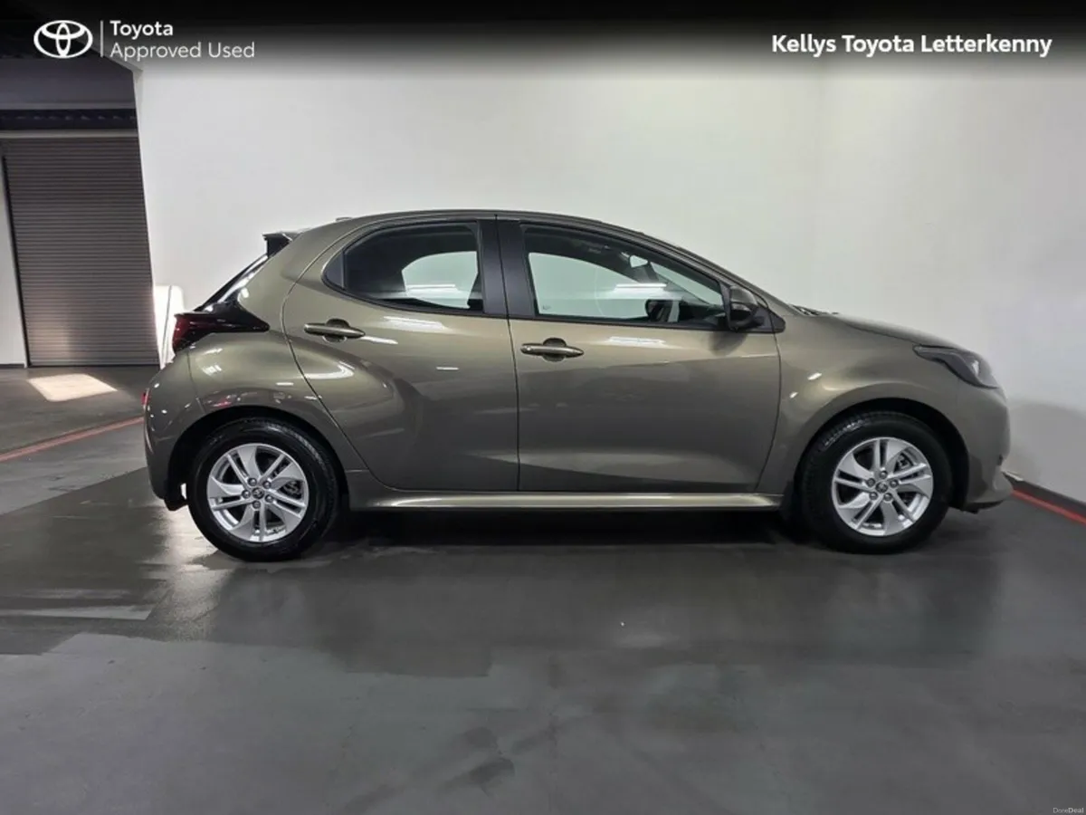 Toyota Yaris Yaris Hybrid 115 Luna #103 - Image 3