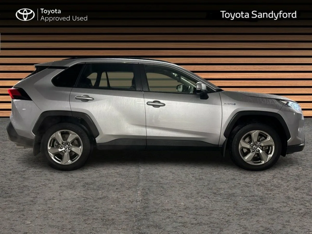 Toyota RAV4 HYBRID SOL AUTO // LEATHER HEATED SEAT - Image 3
