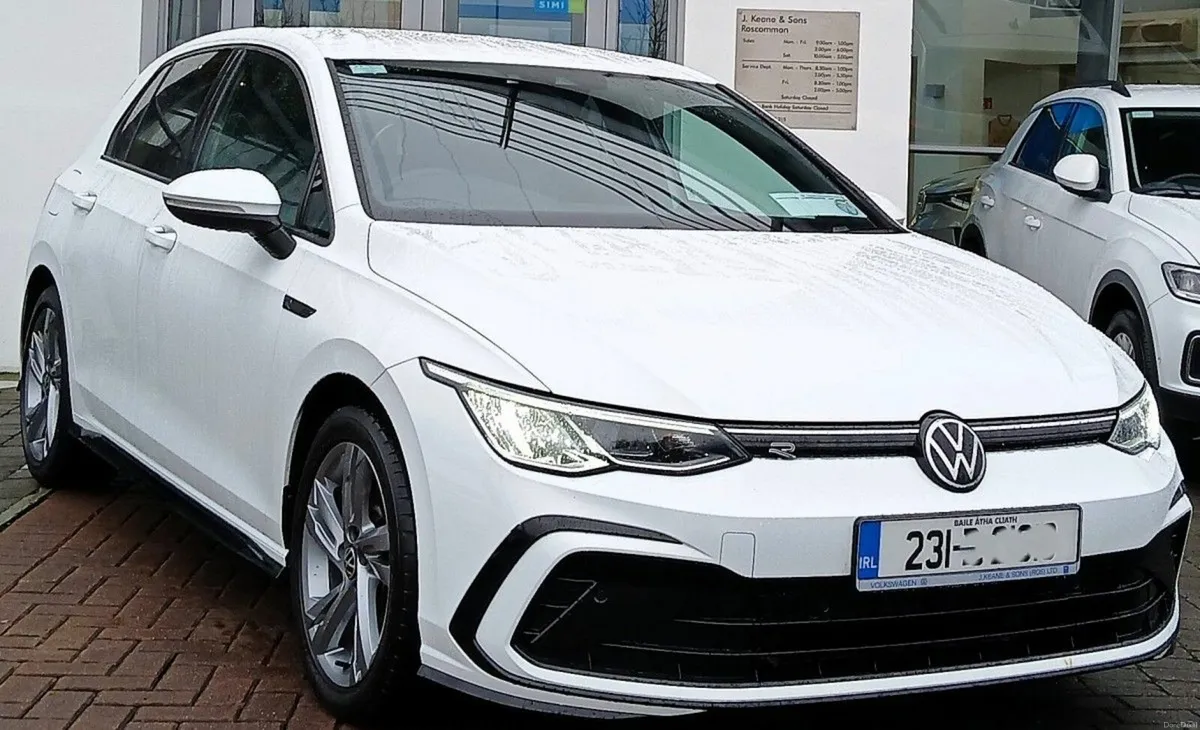 Volkswagen Golf R-Line 2.0 TDI 150HP **REAR VIEW C - Image 1
