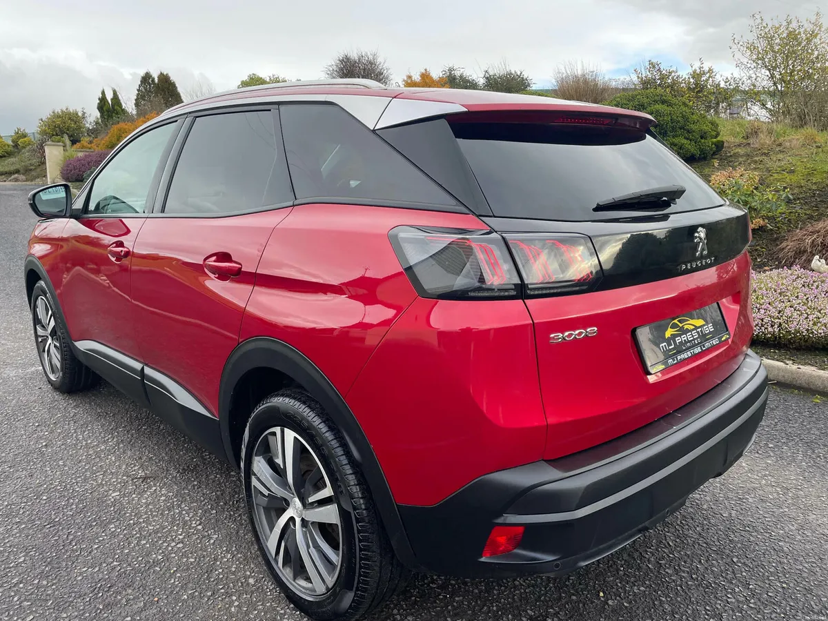 Peugeot 3008 DIESEL ESTATE - Image 4