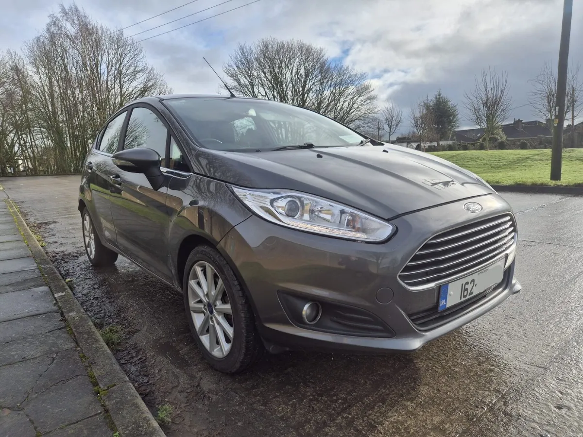 2016 Ford Fiesta 1.2 pet Very low mileage - Image 2
