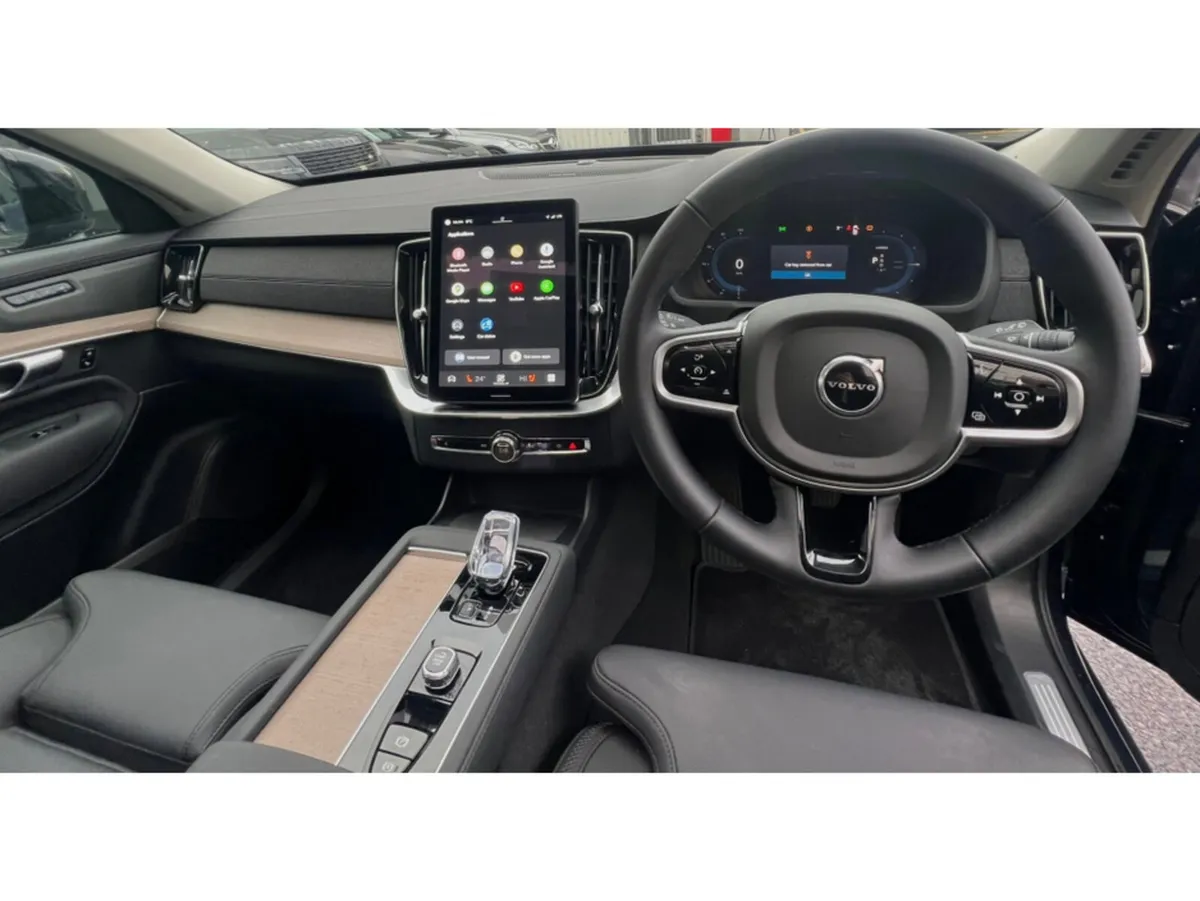 Volvo XC90 T8 PLUS DARK AWD - Image 2
