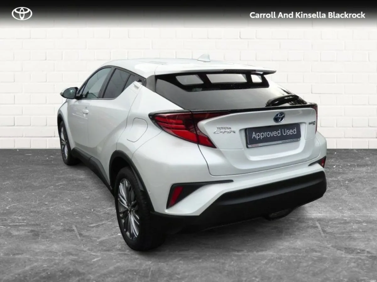 Toyota C-HR Hybrid Sol - Image 2