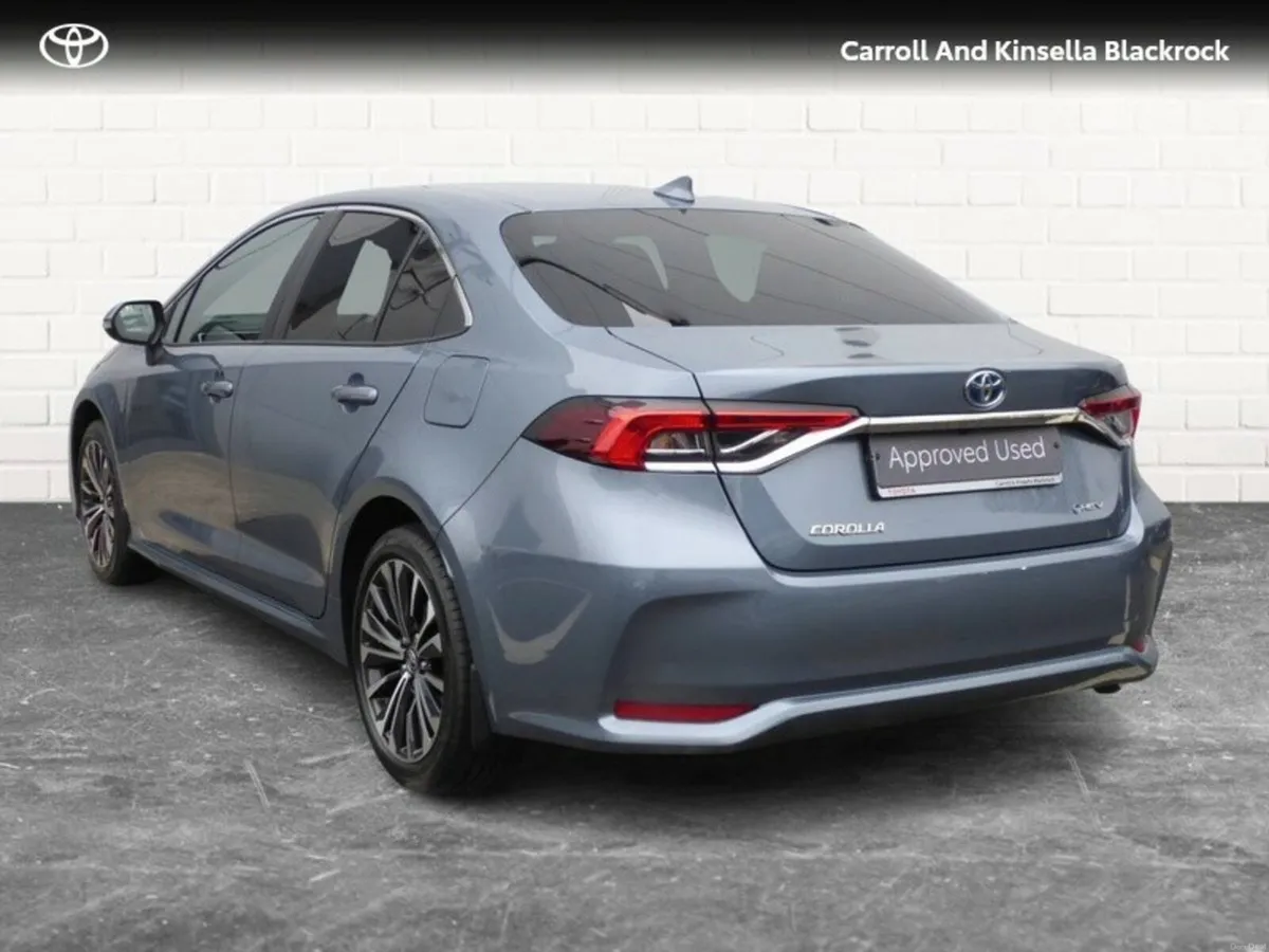 Toyota Corolla Hybrid Luna Sport Saloon - Image 2